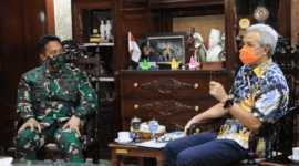 Mantan Panglima TNI Jenderal (Purn) Andika Perkasa, Bersama Guberunr Jawa Tengah Ganjar Pranowo. (Dok. Humas Jateng) 