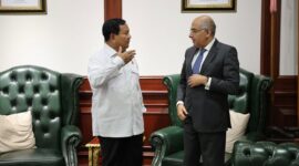 Menteri Pertahanan RI Prabowo Subianto bertemu dengan Dubes Mesir Arshaf Sulthan di kantor Kemhan. (Dok. Tim Media Prabowo Subianto)