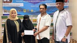 POV Indonesia kembali menyalurkan 150 Paket sembako gratis untuk anak yatim piatu dan kaum dhuafa di perayaan Hari Ulang Tahun (HUT) ke-2 Media POV Indonesia. (Dok. POV Indonesia)