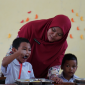 Gubernur Jabar Dedi Mulyadi menanggapi serius kasus keracunan 364 siswa MBG di KBB, janji evaluasi menyeluruh program pangan. Menuntut transparansi. (Dok. Bgn.go.id)
